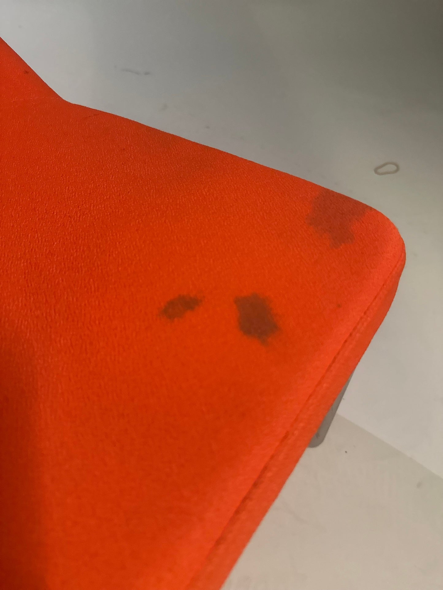 Niski Fotel Formula Sled style chair - orange