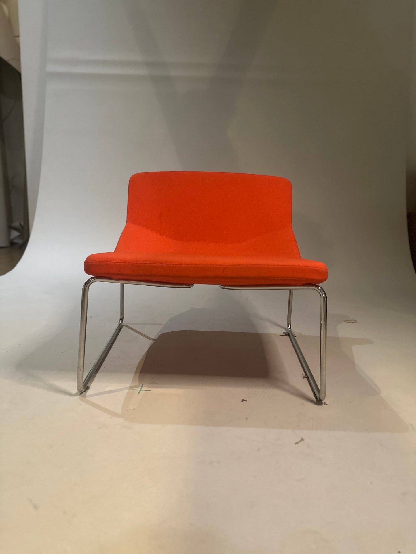 Niski Fotel Formula Sled style chair - orange