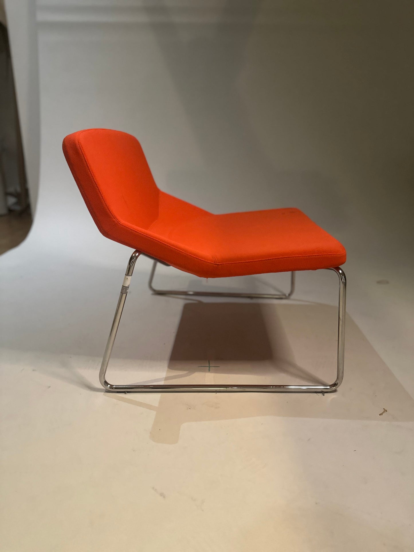 Niski Fotel Formula Sled style chair - orange