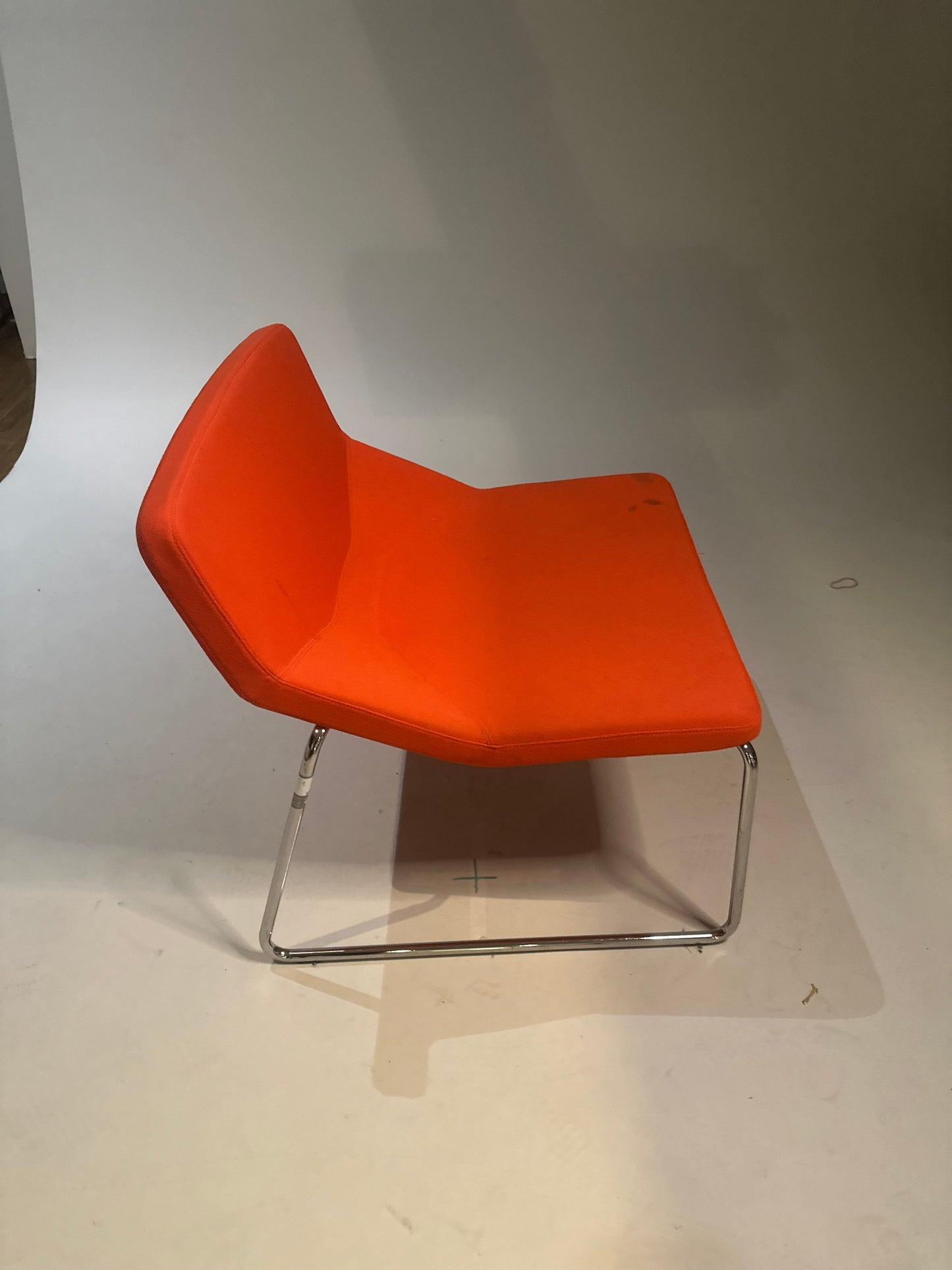 Niski Fotel Formula Sled style chair - orange
