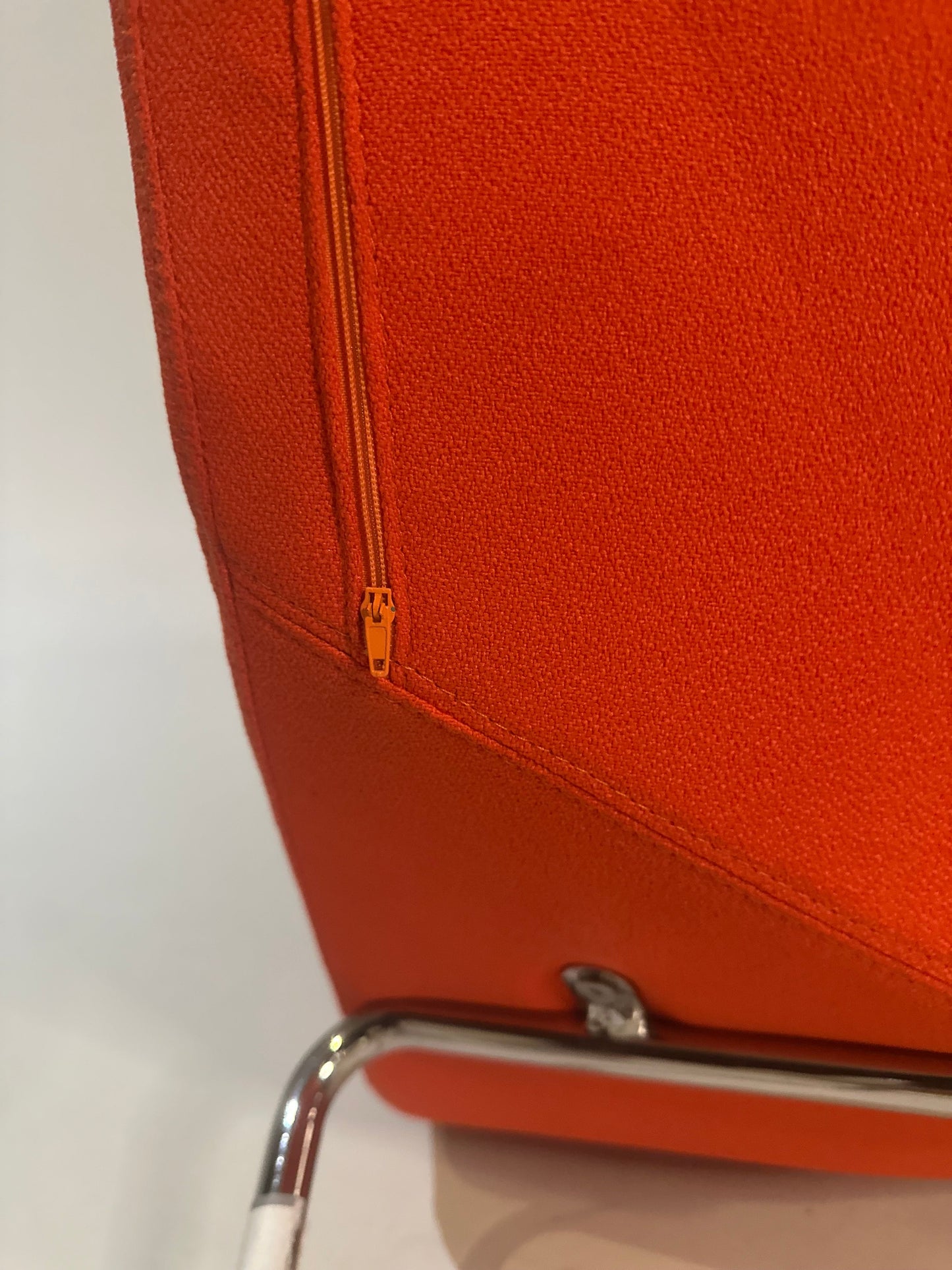 Niski Fotel Formula Sled style chair - orange