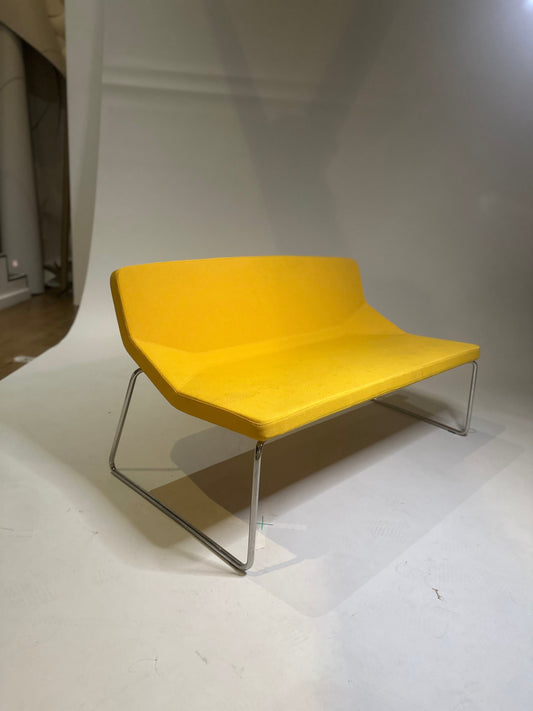 Niski Fotel Formula Sled style chair - yellow double seat