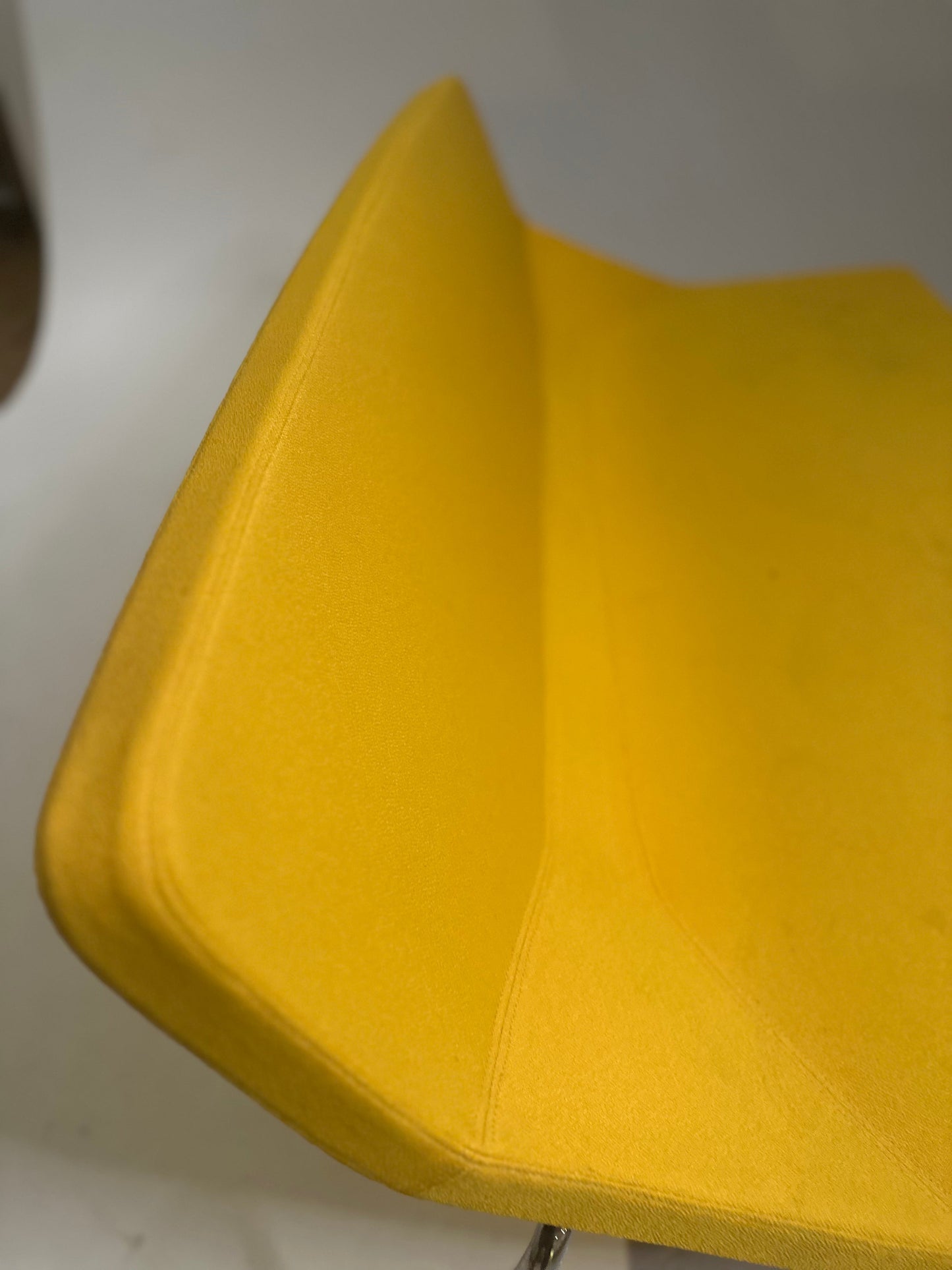 Niski Fotel Formula Sled style chair - yellow double seat