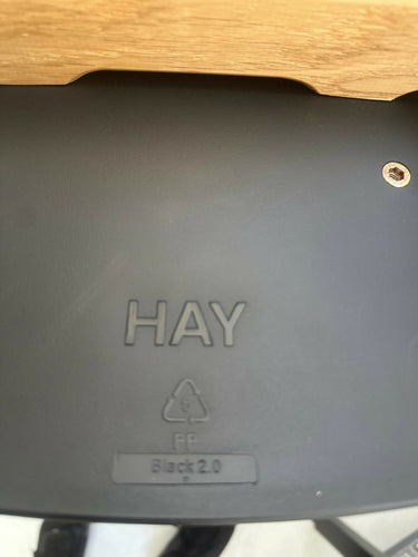 hay_chair_logo_closeup