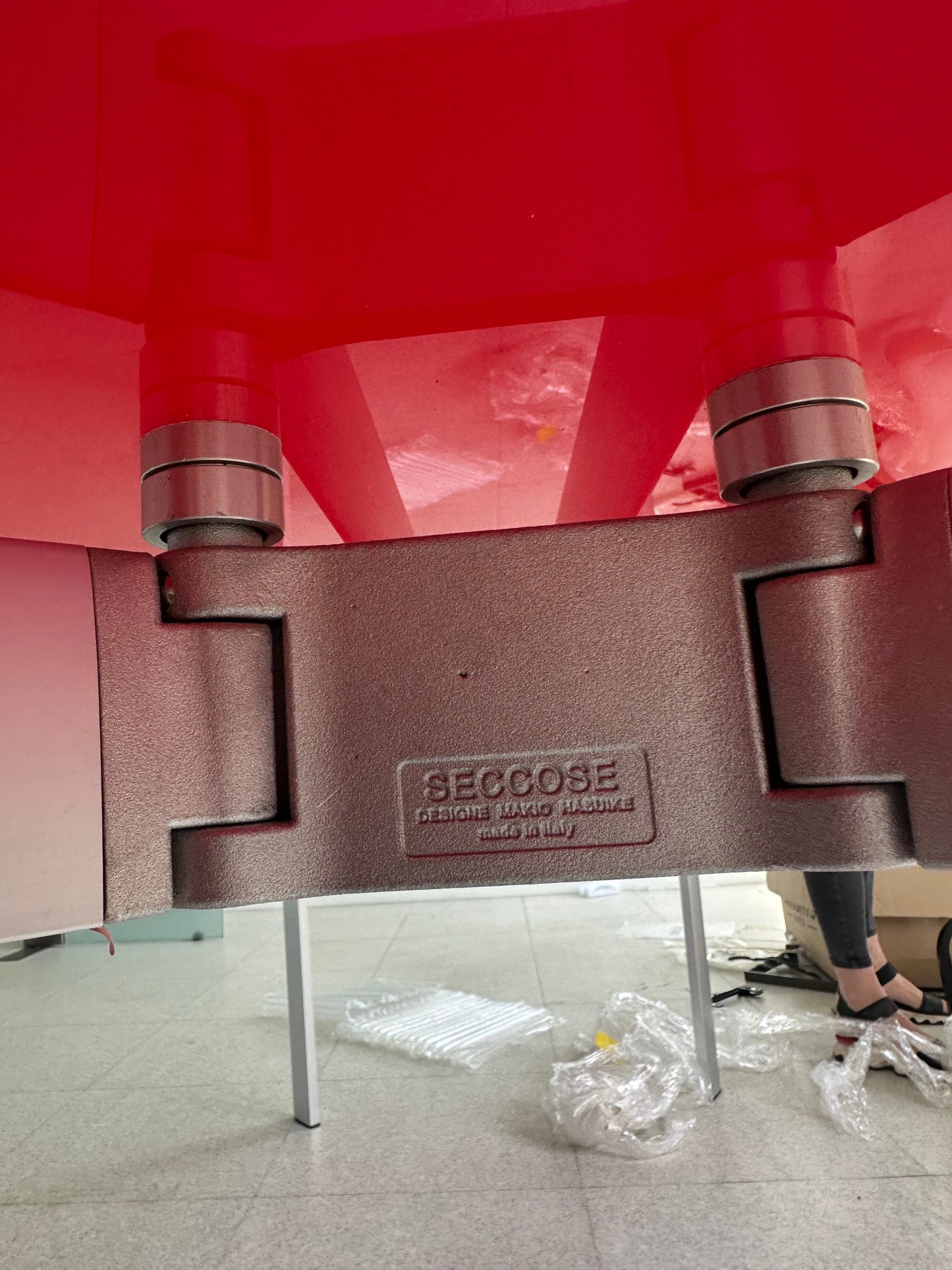 Red METRA table by Makio Hasuike for Seccose