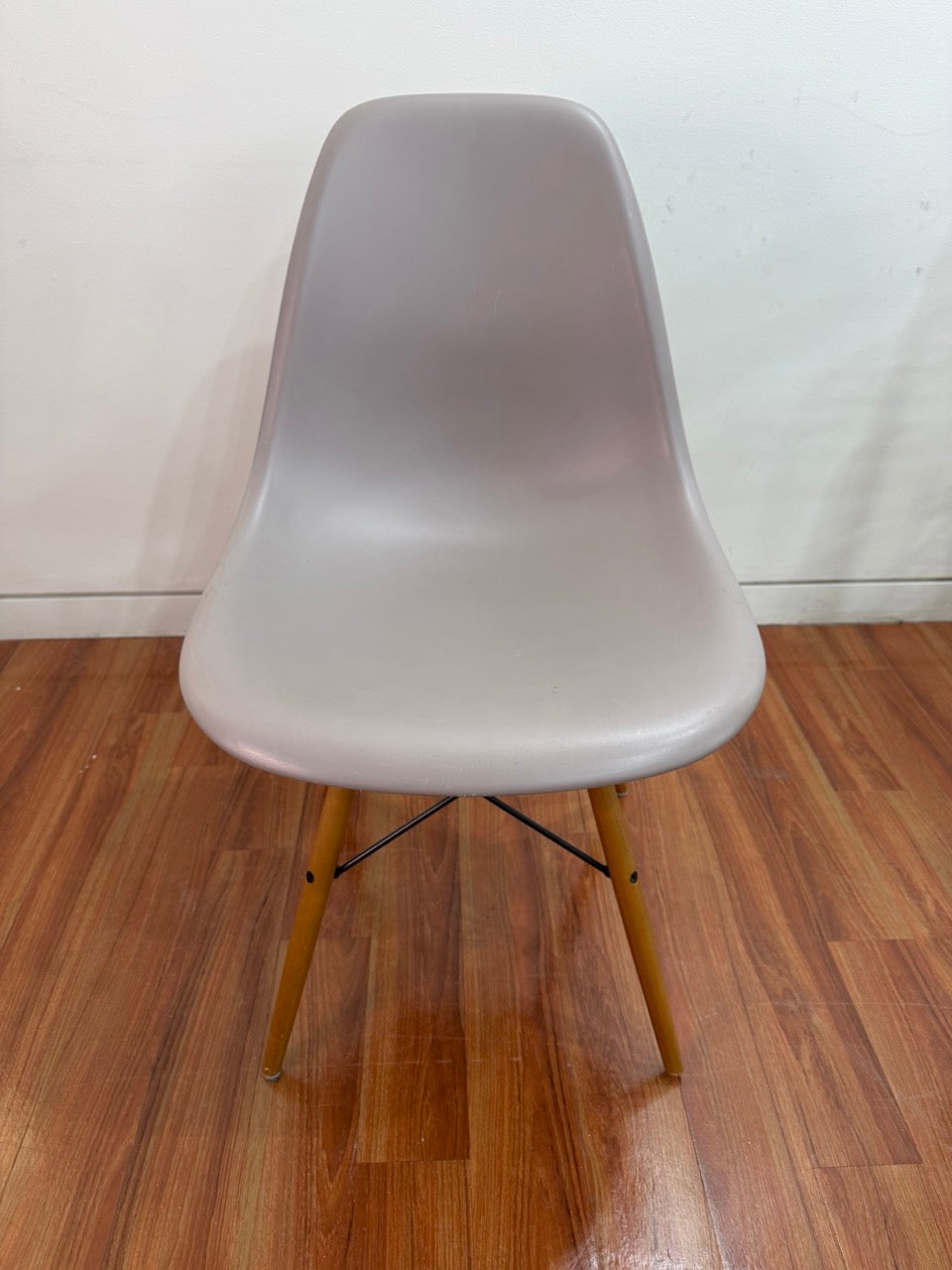 Vitra Eames DSW chair - Grey